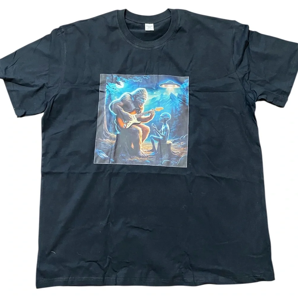 Black Graphic Men's T-Shirt - Picture 1 of 6